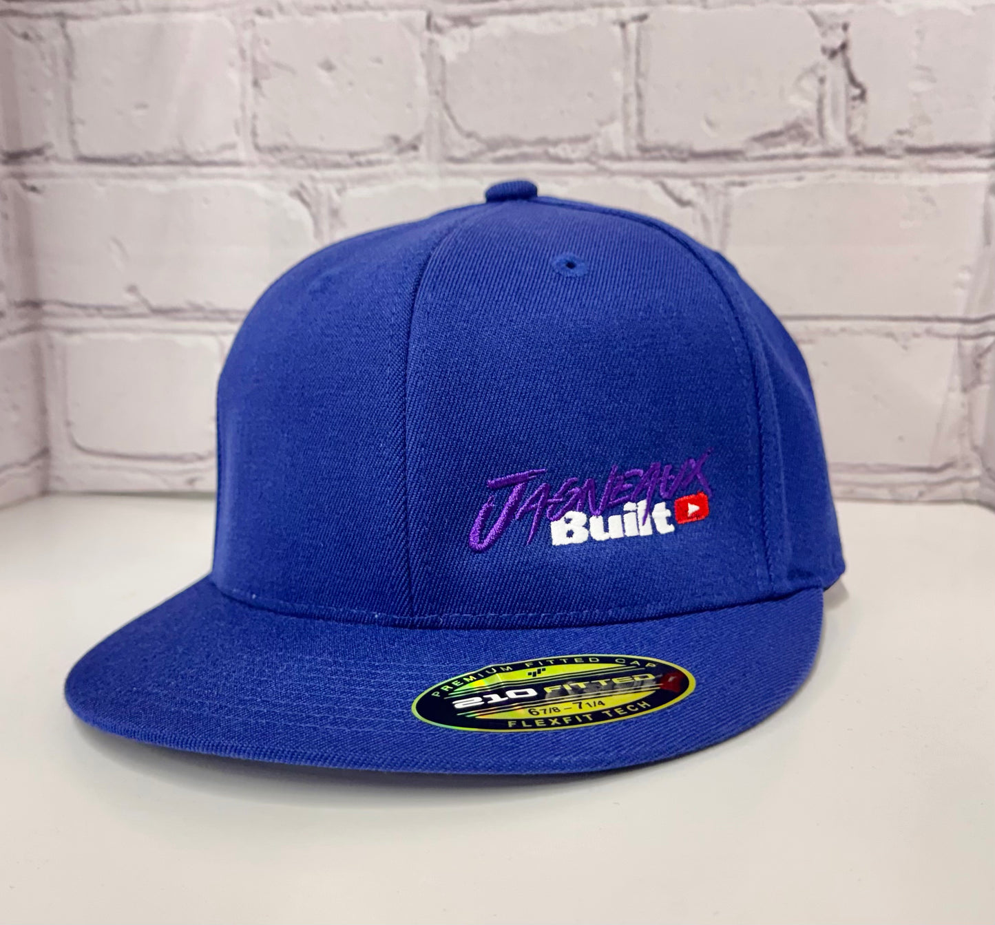 JAGNUEAX BUILT LOGO FITTED HATS