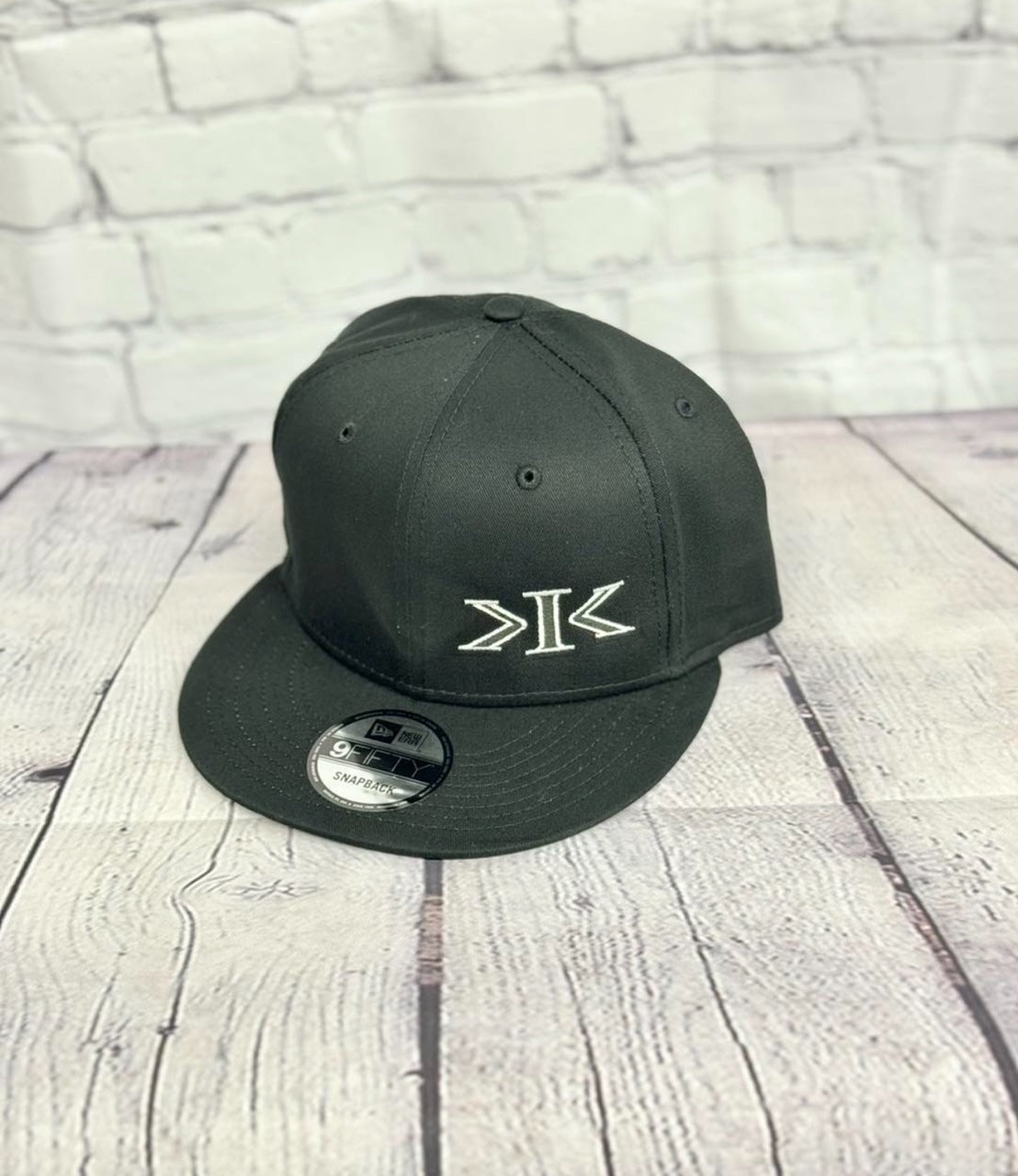 K.I.K. OUTLINE LOGO YUPOONG FLAT BILL SNAPBACK